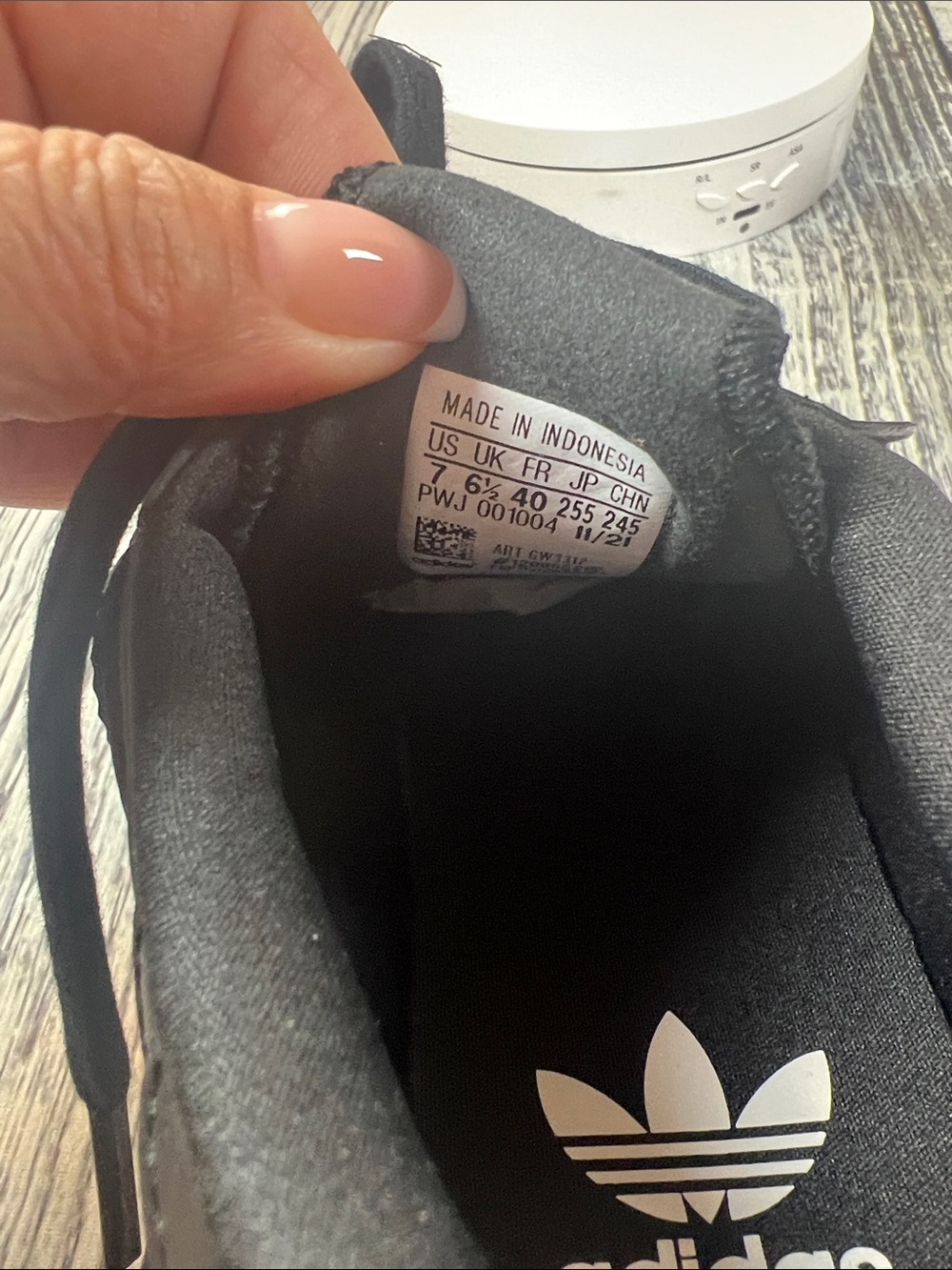 Adidas Originals Retropy F2 J Black White Platform Sneakers Women’s Size 7 NWT - Picture 7 of 7